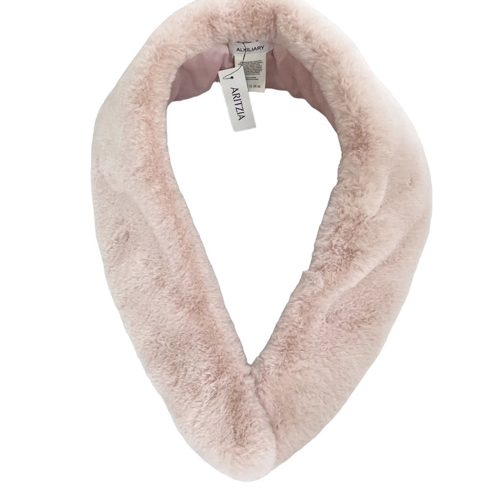Aritzia Alxilliary Faux Fur Collar Rose Pink